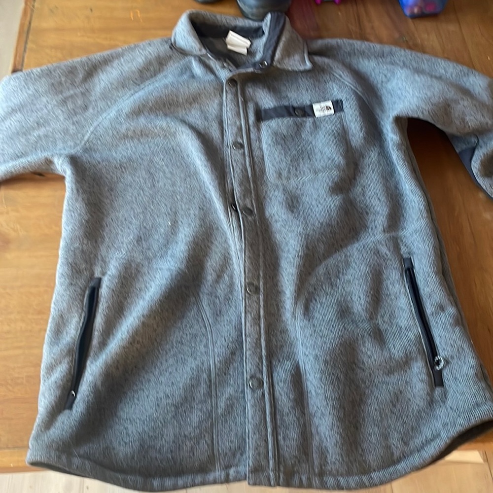 Men’s medium shacket.